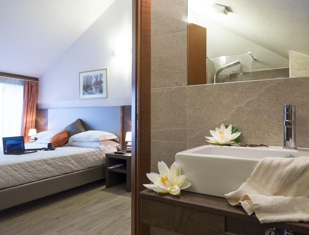 Residence Caffe Savona Алба Екстериор снимка