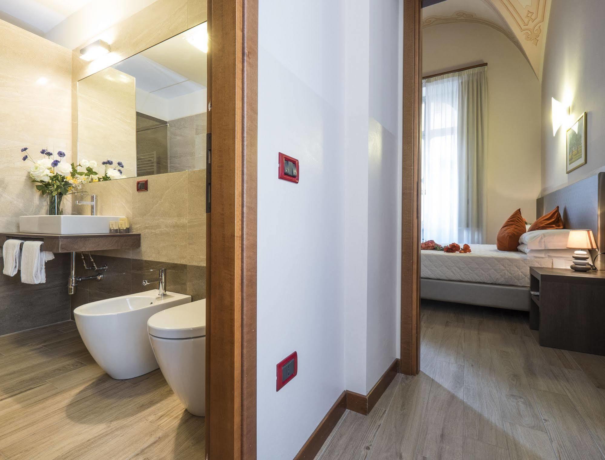 Residence Caffe Savona Алба Екстериор снимка