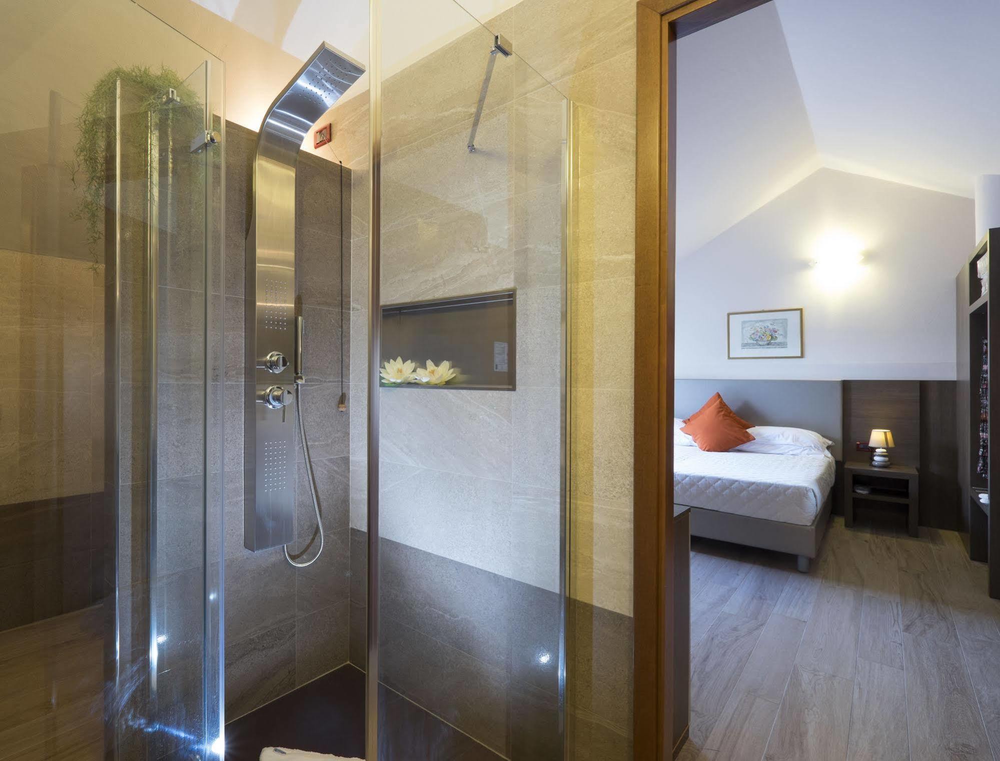 Residence Caffe Savona Алба Екстериор снимка