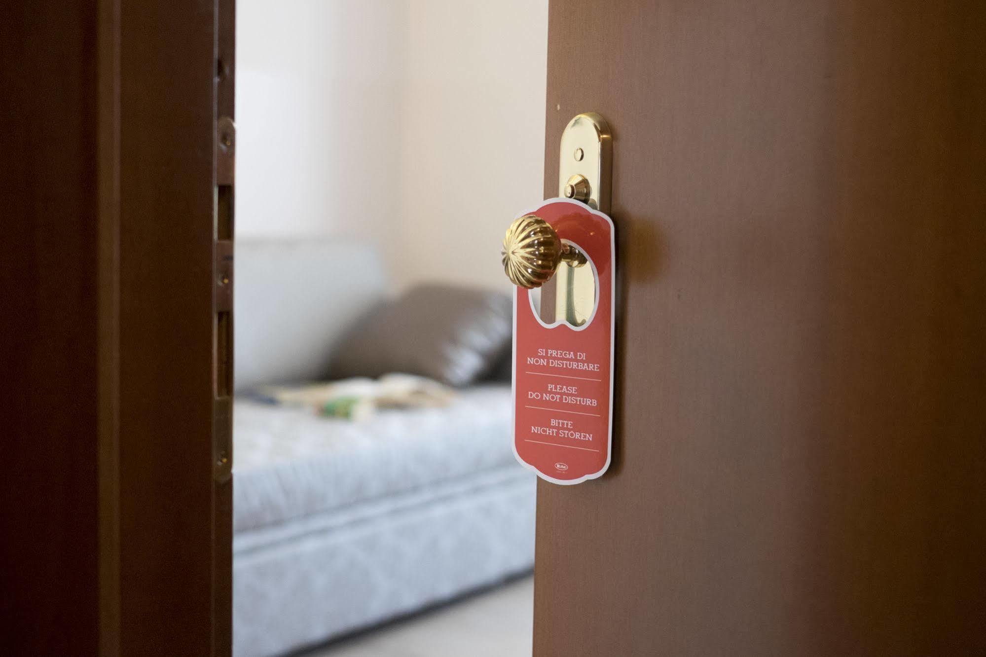 Residence Caffe Savona Алба Екстериор снимка